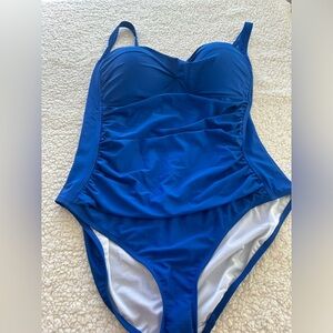 NWT Molded Cup Liz Claiborne Women’s Plus Size 24W One Piece